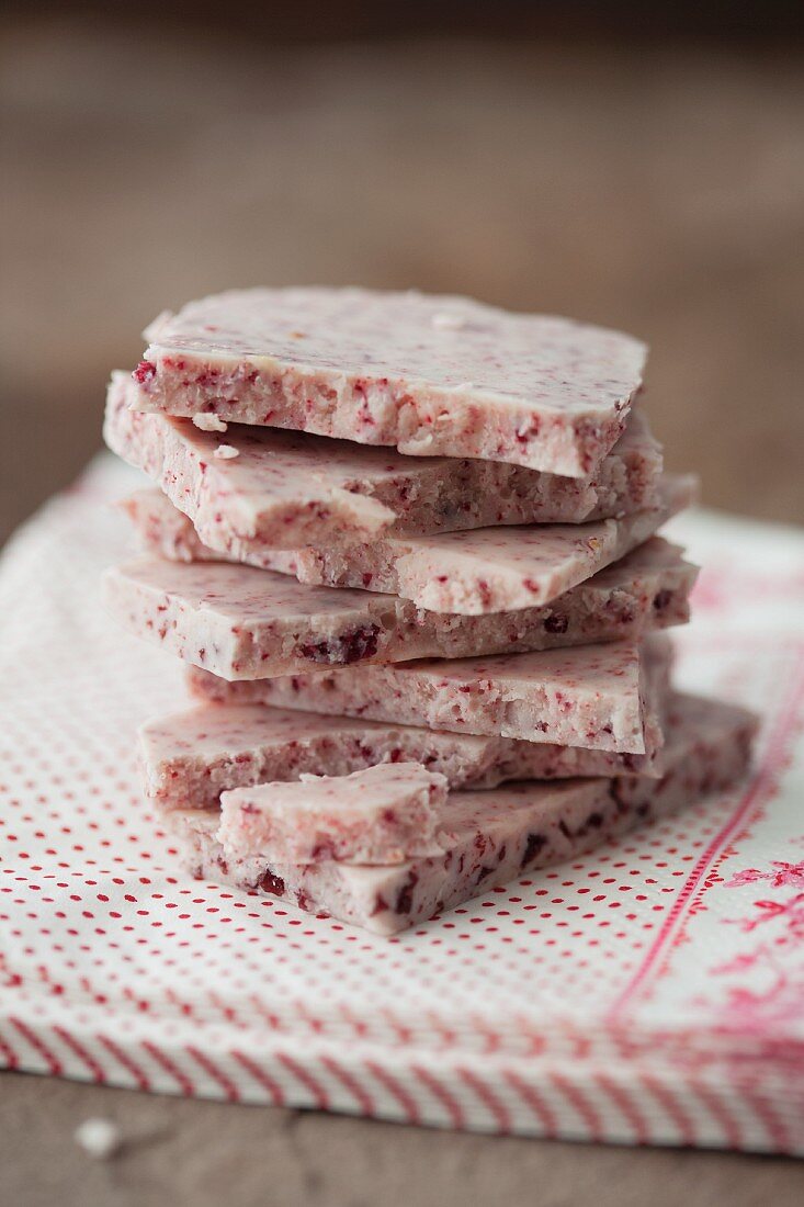 Strawberry and white chocolate slabs, stacked