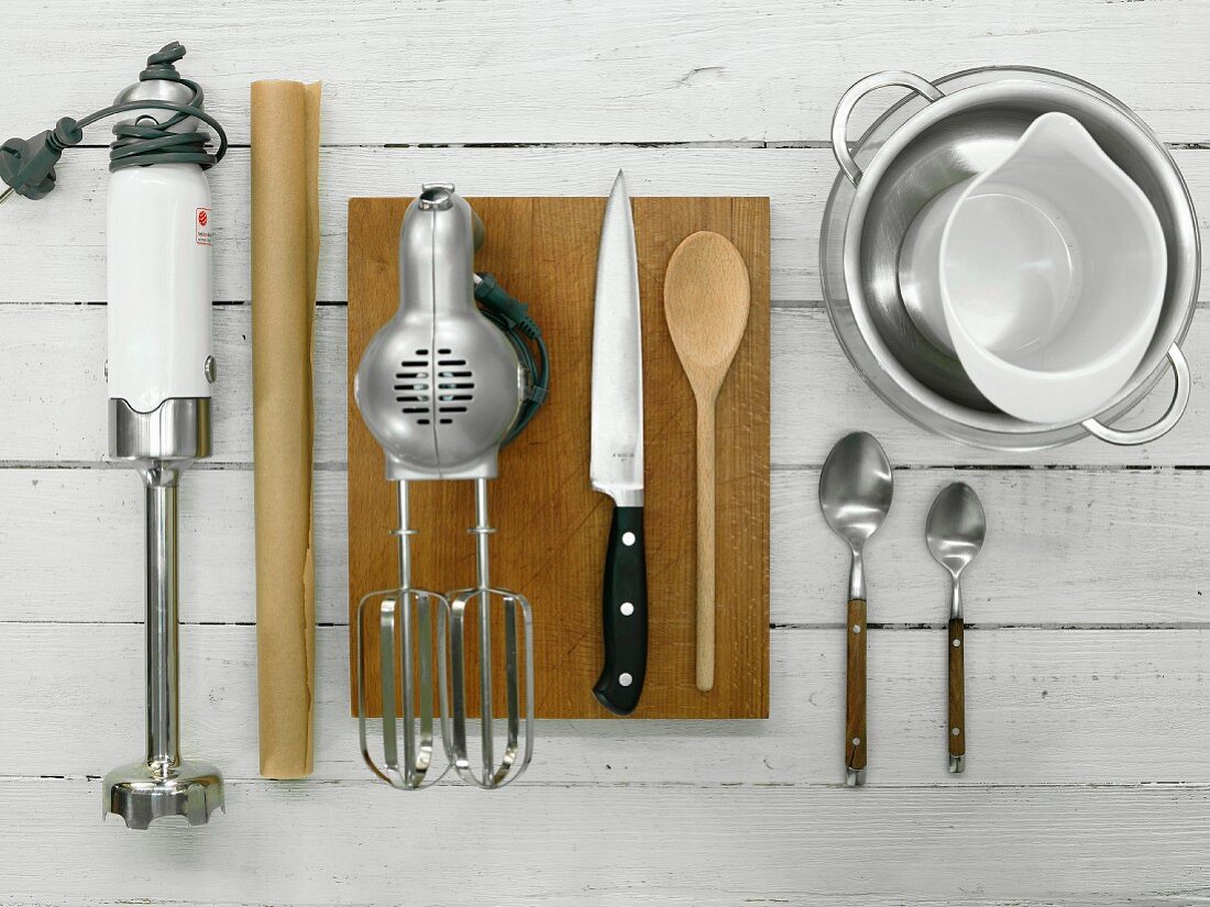 Kitchen utensils for a mousse dessert