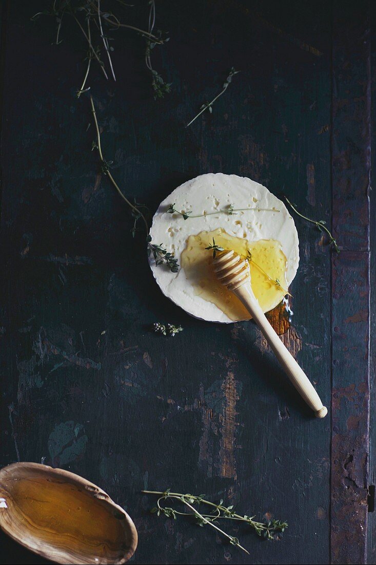 Camembert with honey and thyme