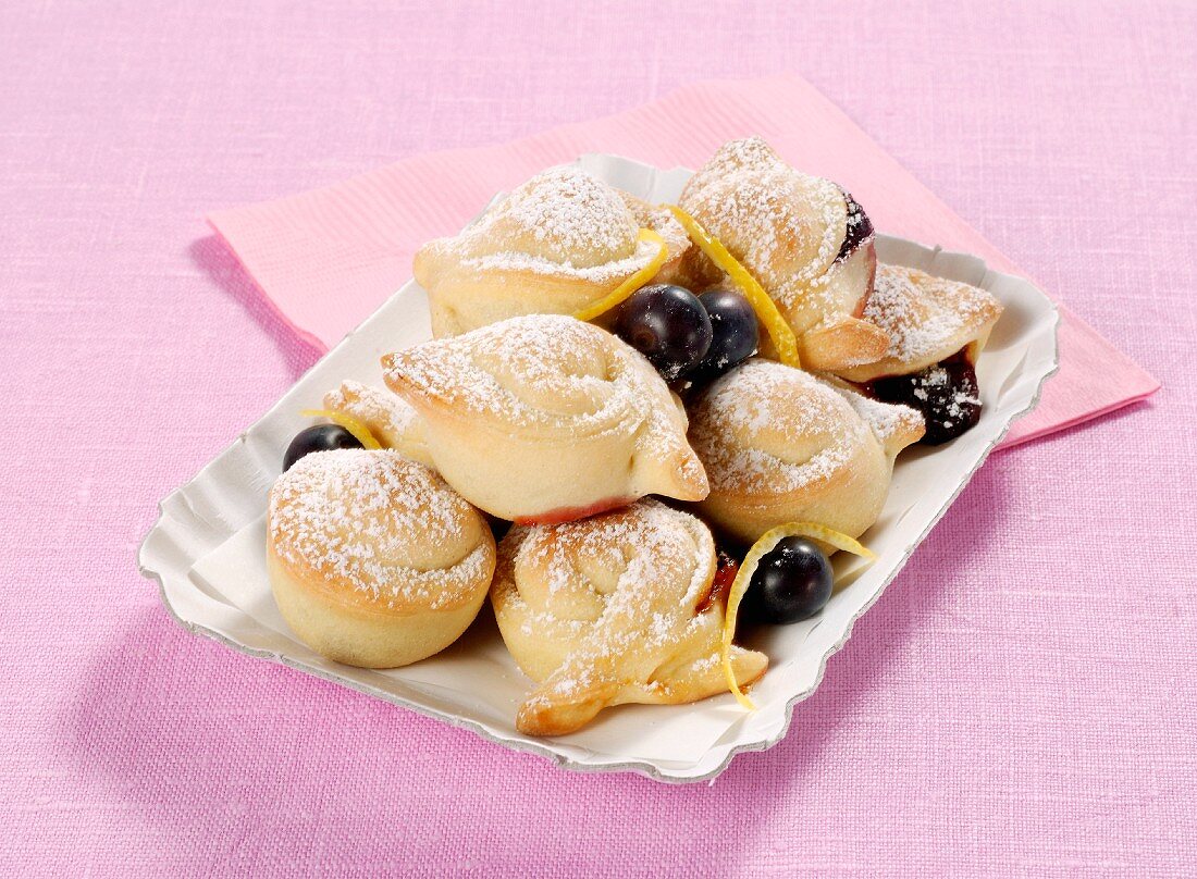 Sweet bread dough tortelli with jam and blueberries (Italy)