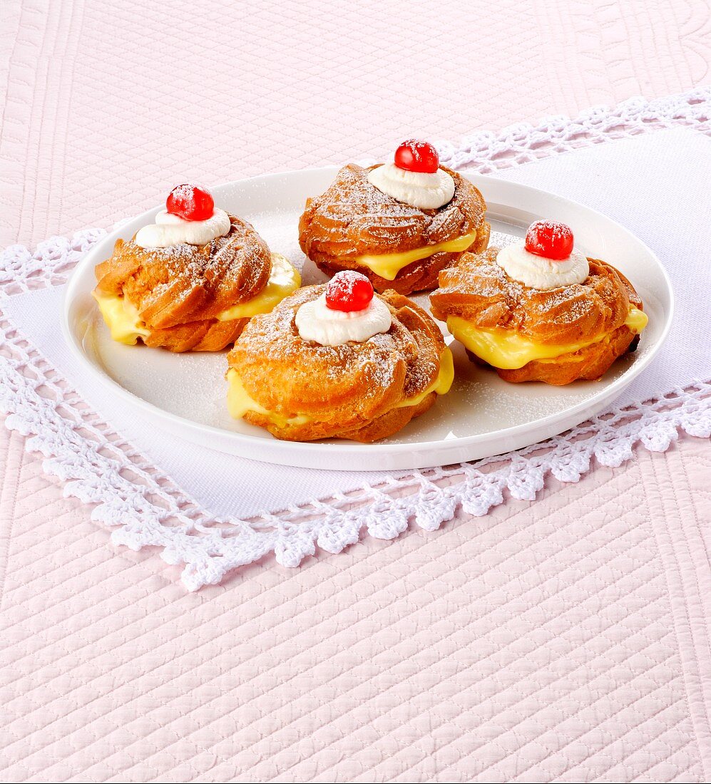 Zeppole di San Giuseppe (Italian fried doughnuts)