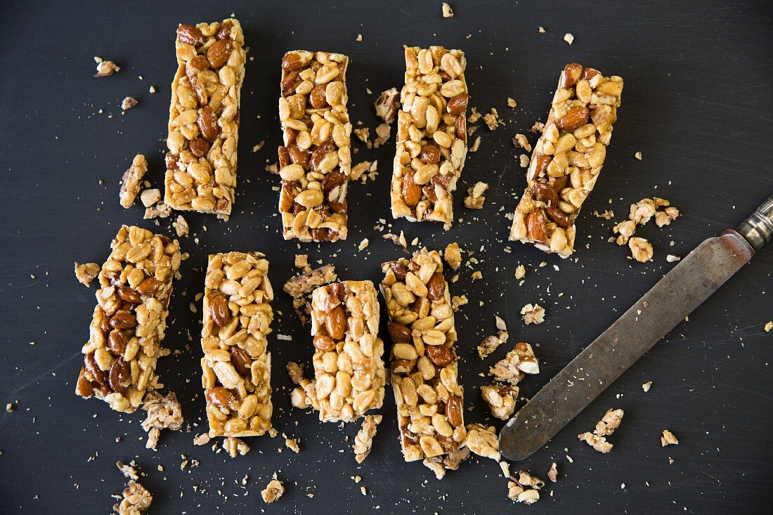 Energy bars with nuts and maple syrup