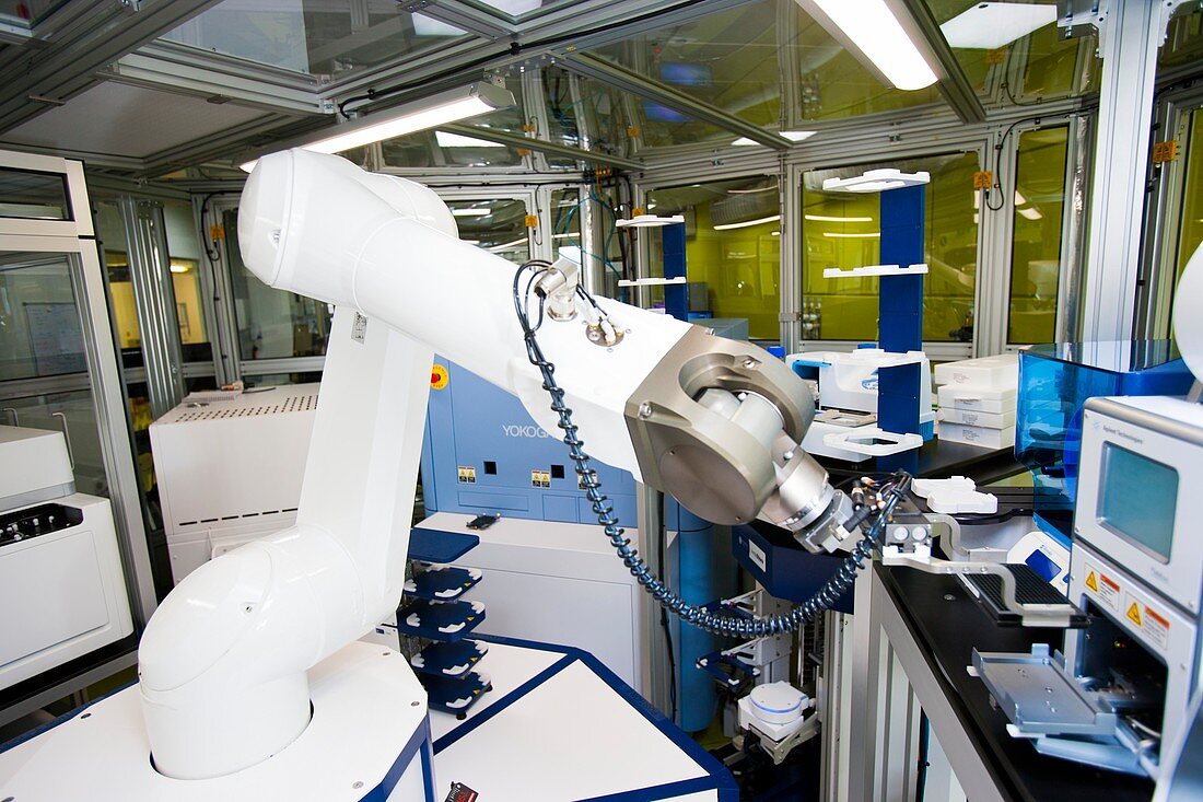 Phenotypic screening laboratory robot