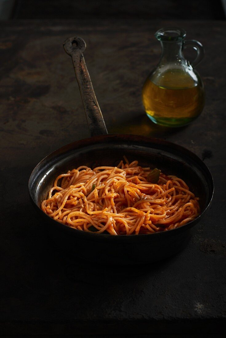 Spaghetti mit Tomatensauce