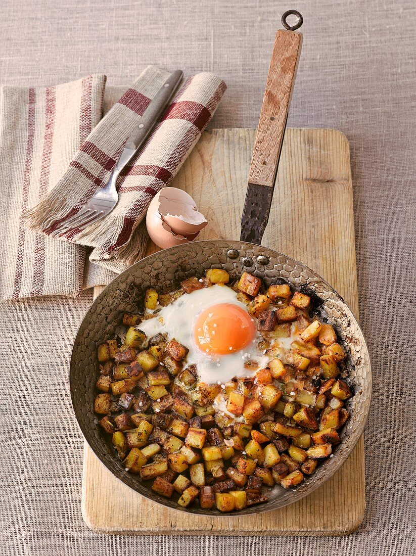 Bratkartoffeln mit Spiegelei