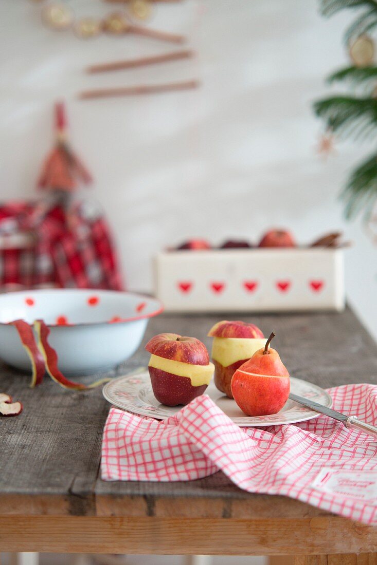 Making baked apples and pears