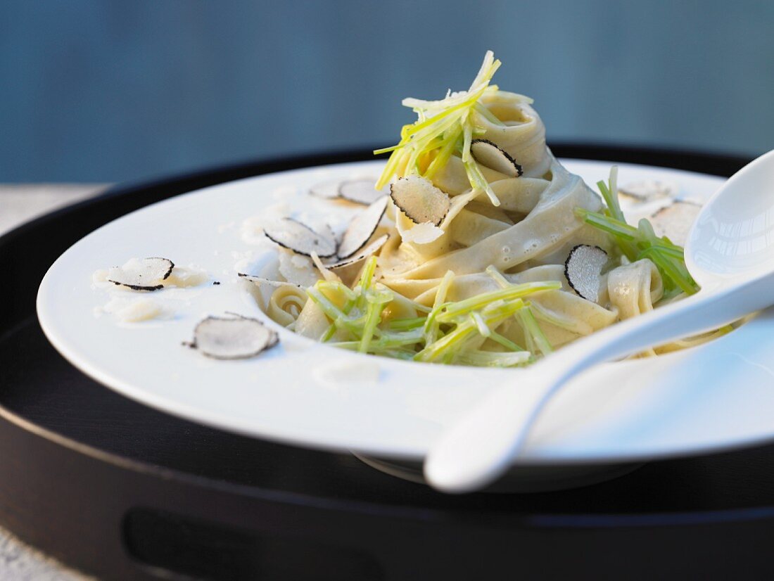 Truffle pasta with leek sauce