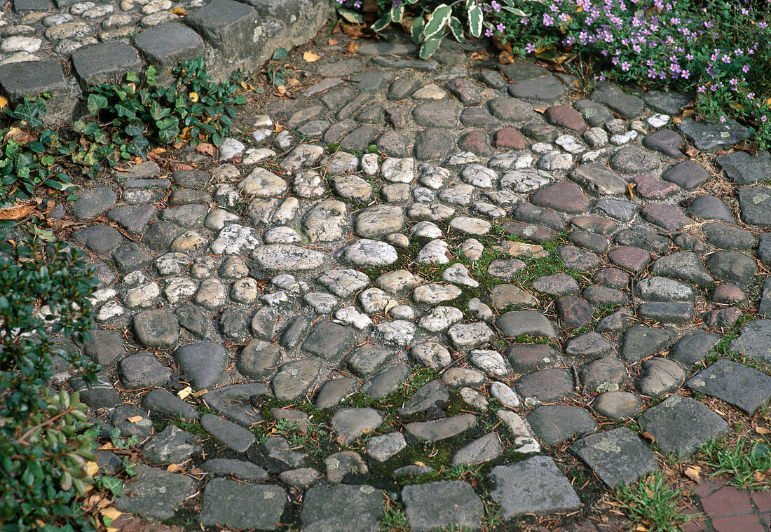 Paving of natural stones