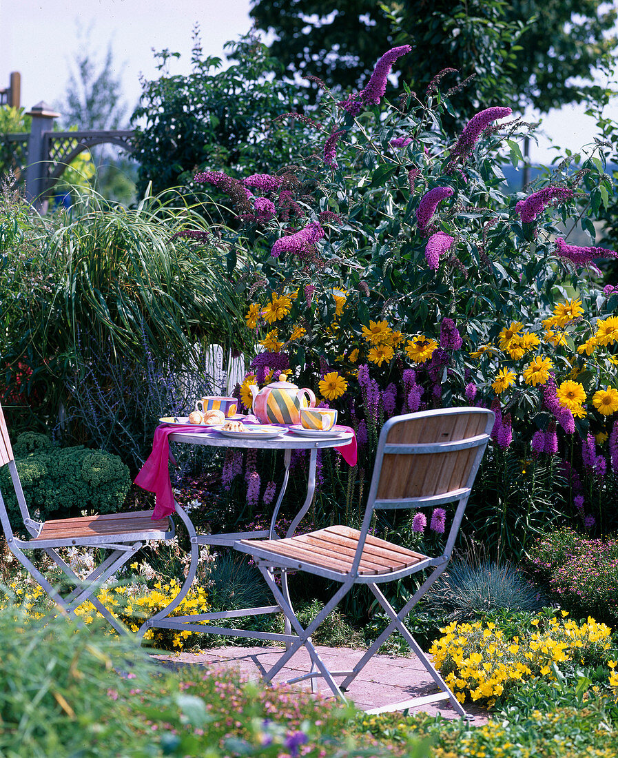 Purple-yellow bedding combination