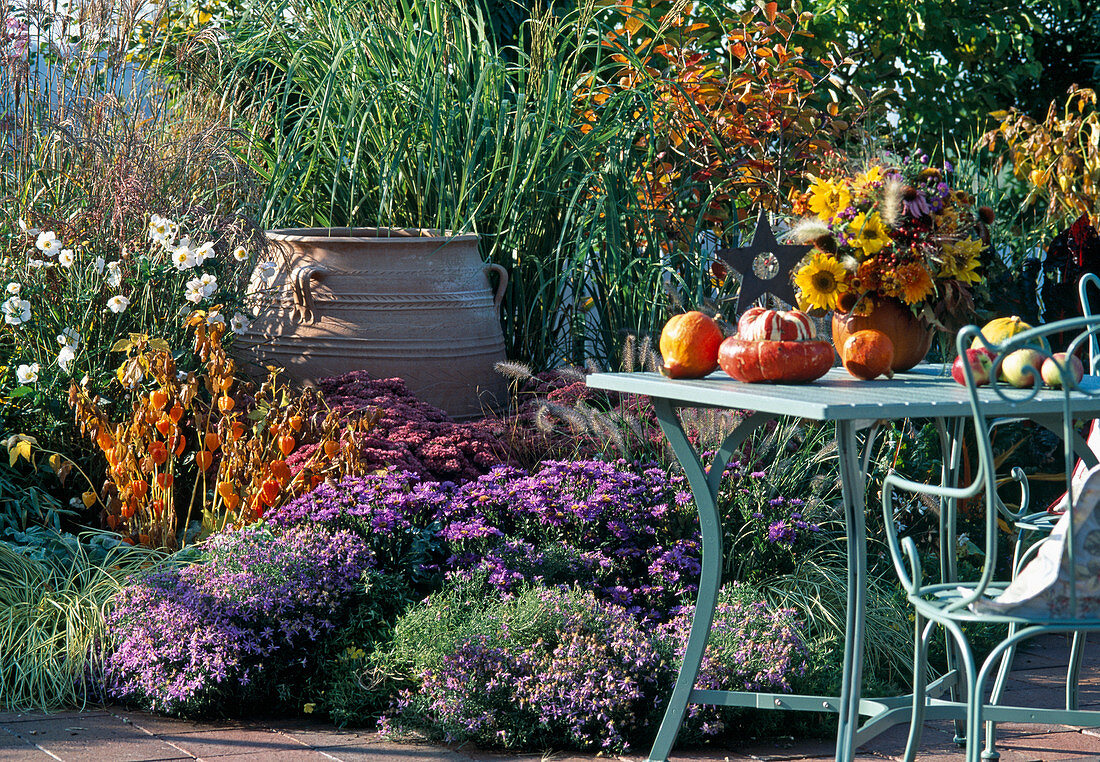 Seating area by the autumn bed