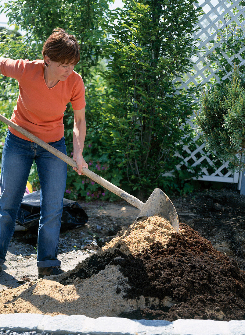 Planting a heather bed, bed preparation