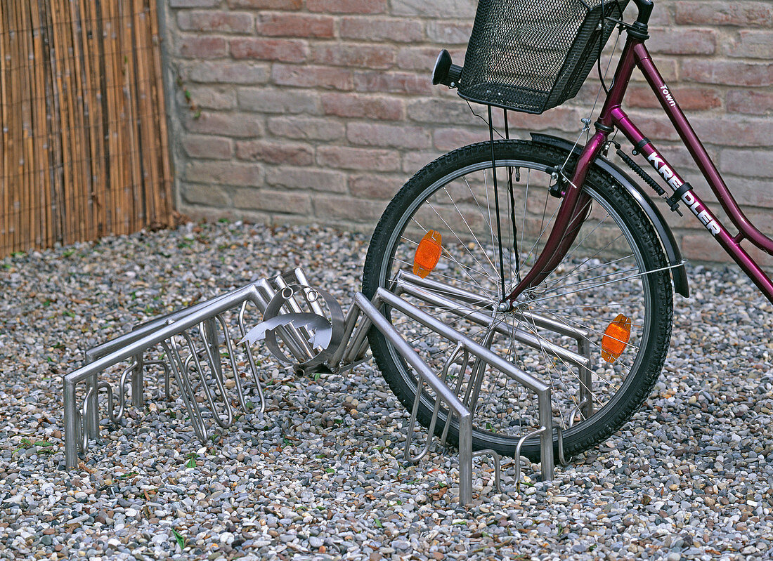 Fahrradständer 'Tekla' (Spinne aus rostfreiem Edelstahl)