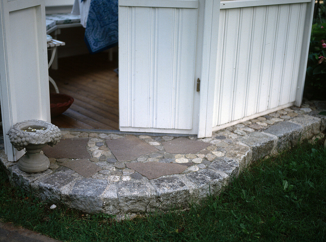 Paving at the entrance to the pavilion