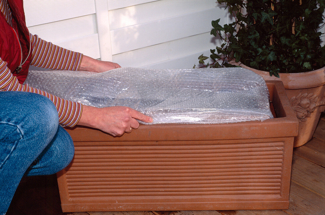 Step 4: Cover the top of the box with bubble wrap