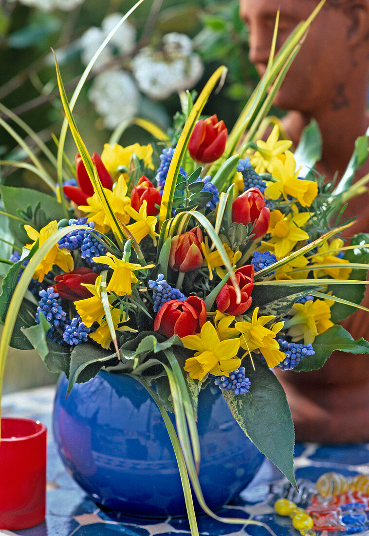 Narcissus 'Tete A Tete' bouquet