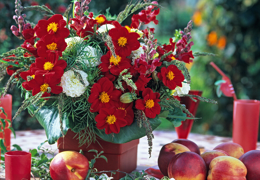 Blumenstrauß, Dahlien, Antirrhinum