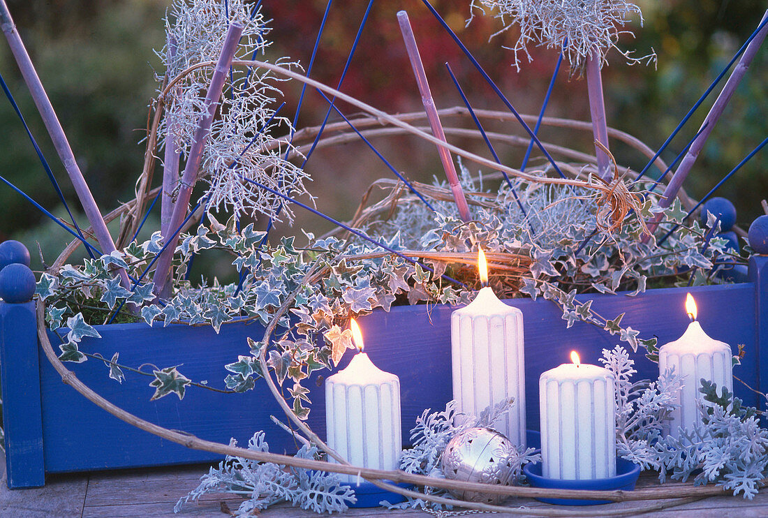 Winter ornaments for balcony boxes