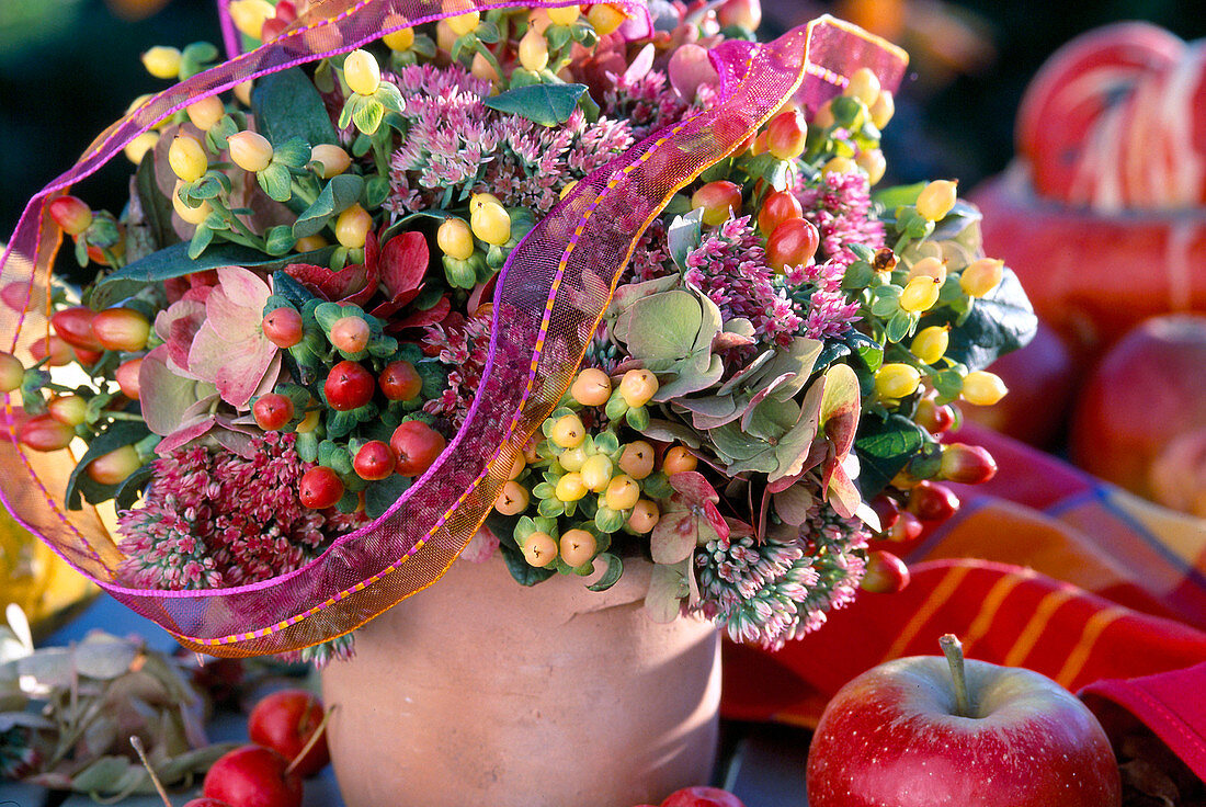 Bouquet of St. John's wort and stonecrops