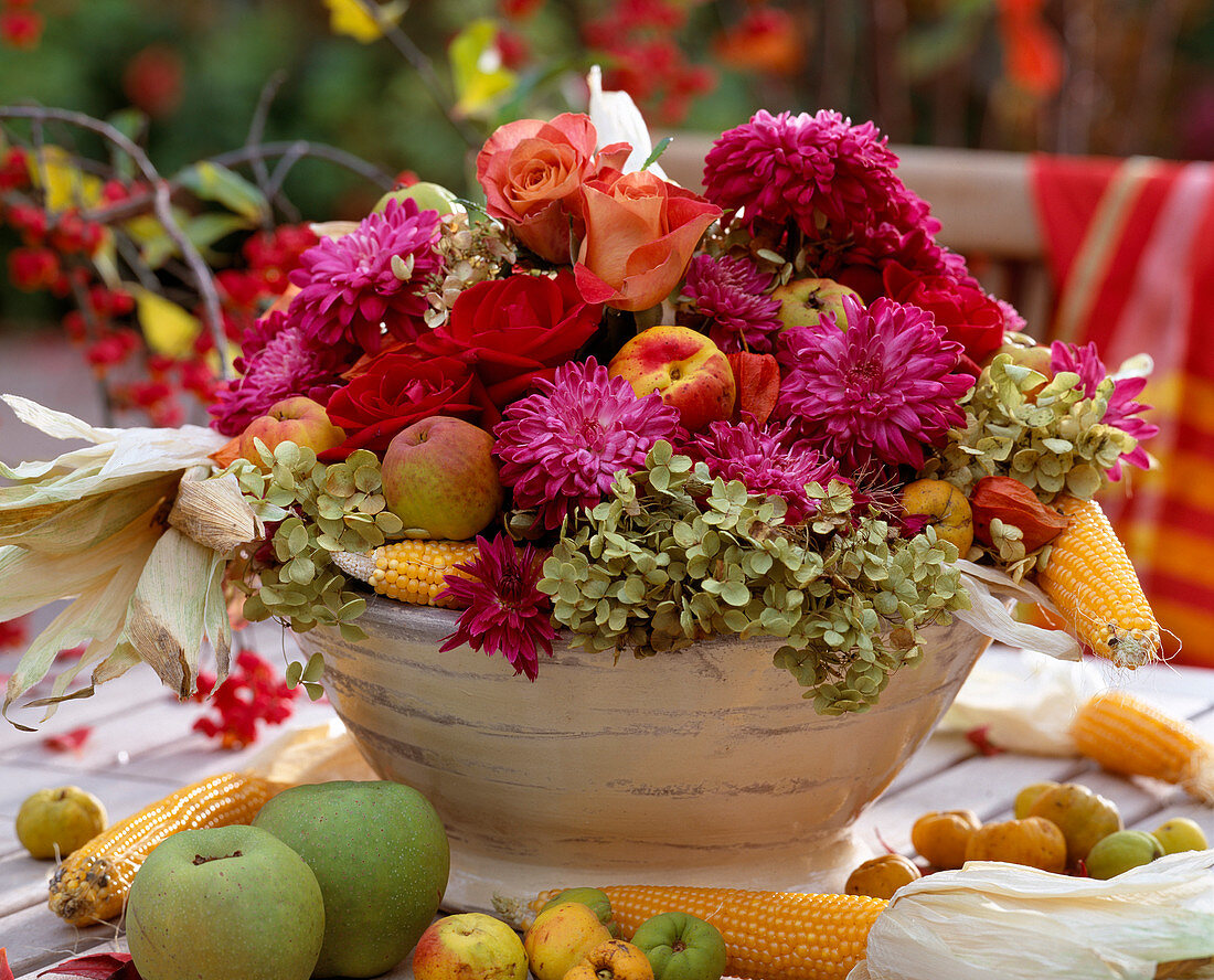 Bowl with arrangement of Hydrangea (hydrangea), Dendranthema (autumn chrysanthemum)