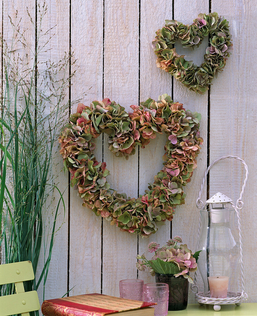Wire hearts wrapped with hydrangea (hydrangea flowers)