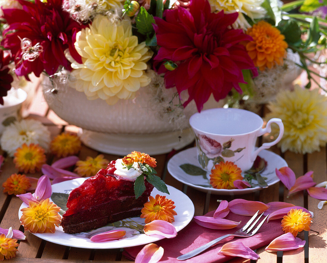 Soup tureen with various Dahlia hybr. (dahlia flowers)