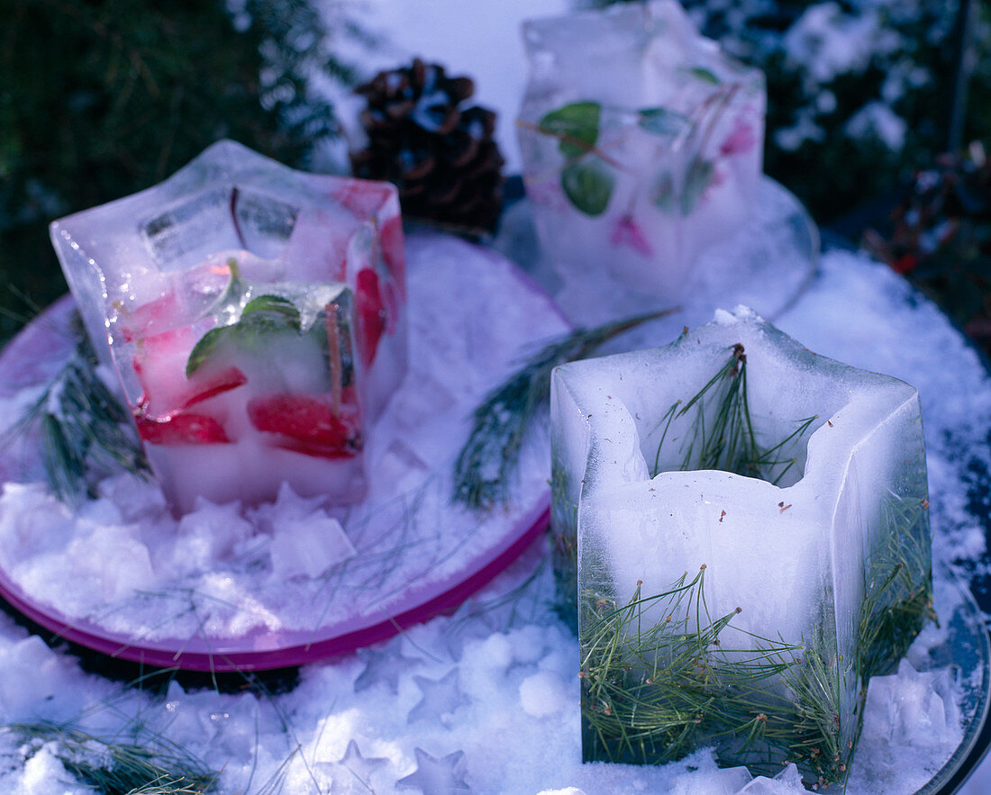 Self-made lanterns made of star-shaped ice