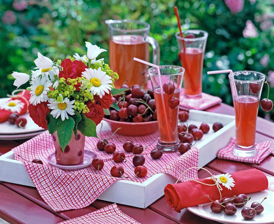 Prunus avium (sweet cherries), Leucanthemum (daisies)