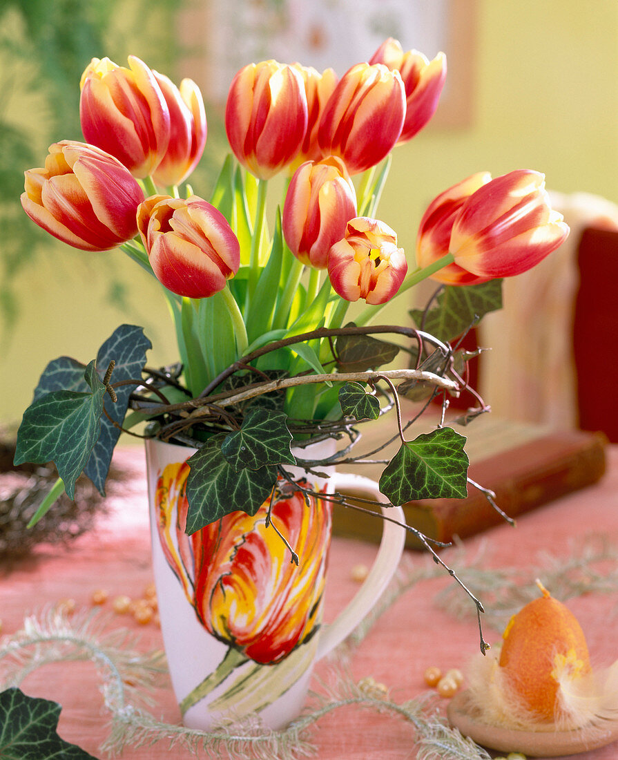 Tulipa (Tulpen-Hybr.), Hedera (Efeu)