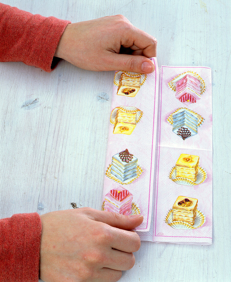 Folding napkin as a pinwheel