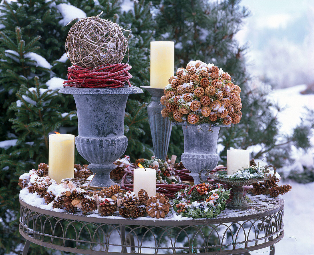 Winter arrangement with ball from Salix (willow)