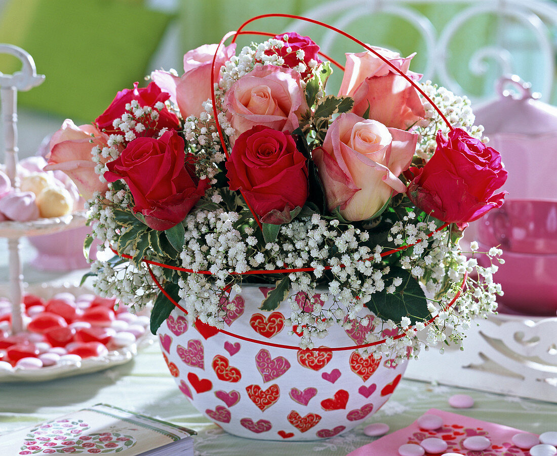 Vases with hearts napkin technique