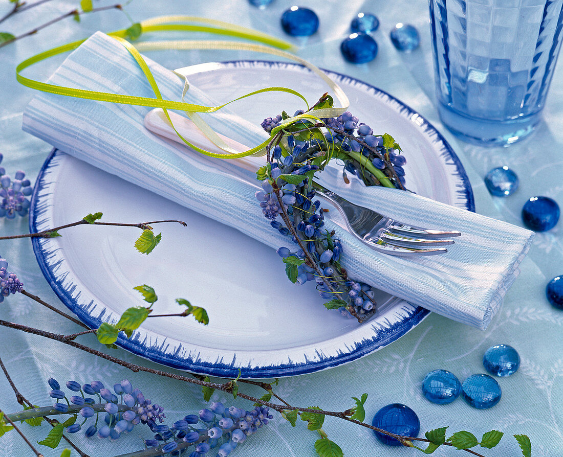 Muscari napkin ring and Betula branches