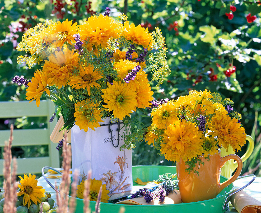 Spätsommerstrauß mit Heliopsis (Sonnenauge), Anethum (Dill), Lavandula