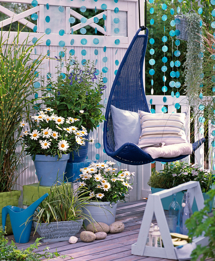 Balcony in maritime blue and white