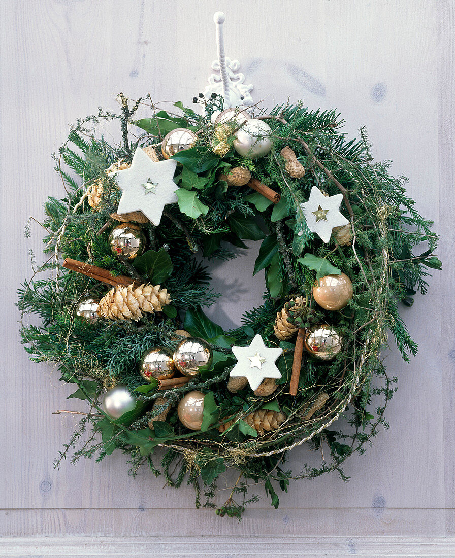 Door wreath from Hedera, Cryptomeria, Chamaecyparis