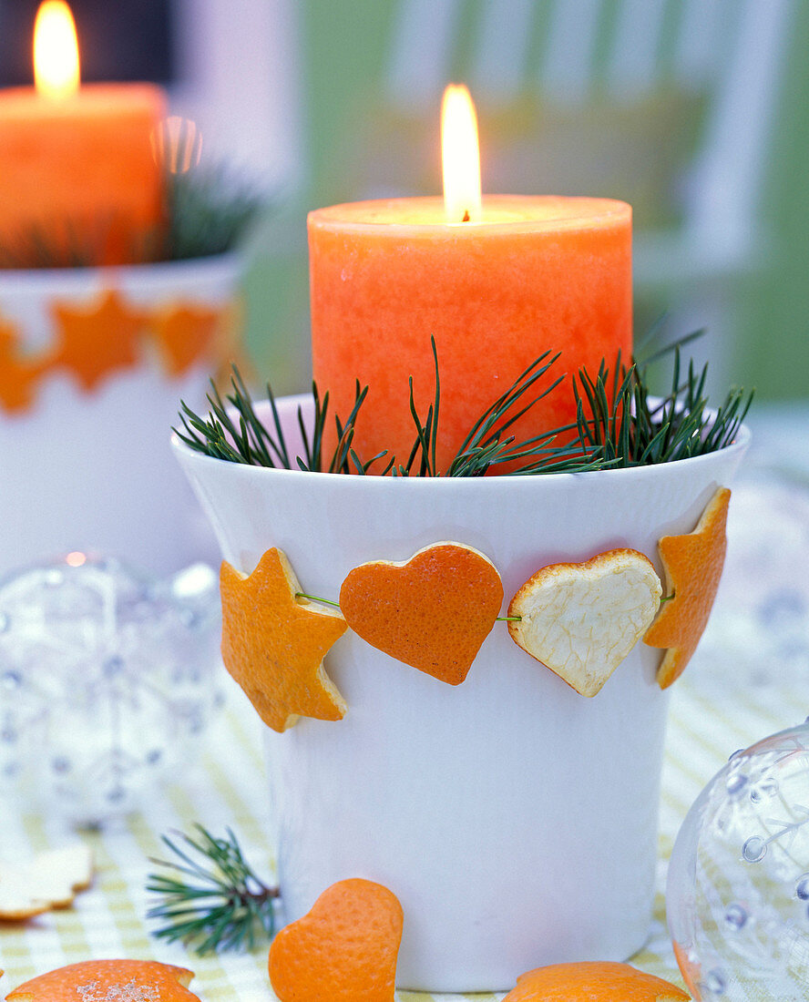 Peel orange peel as a tree decoration