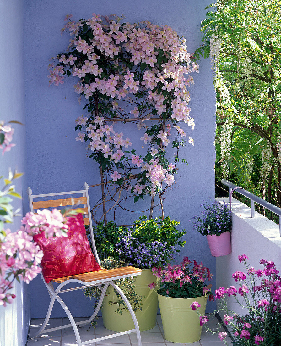 Before / after balcony with light blue wall