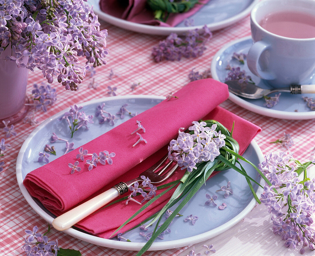Table decoration with syringa (lilac)