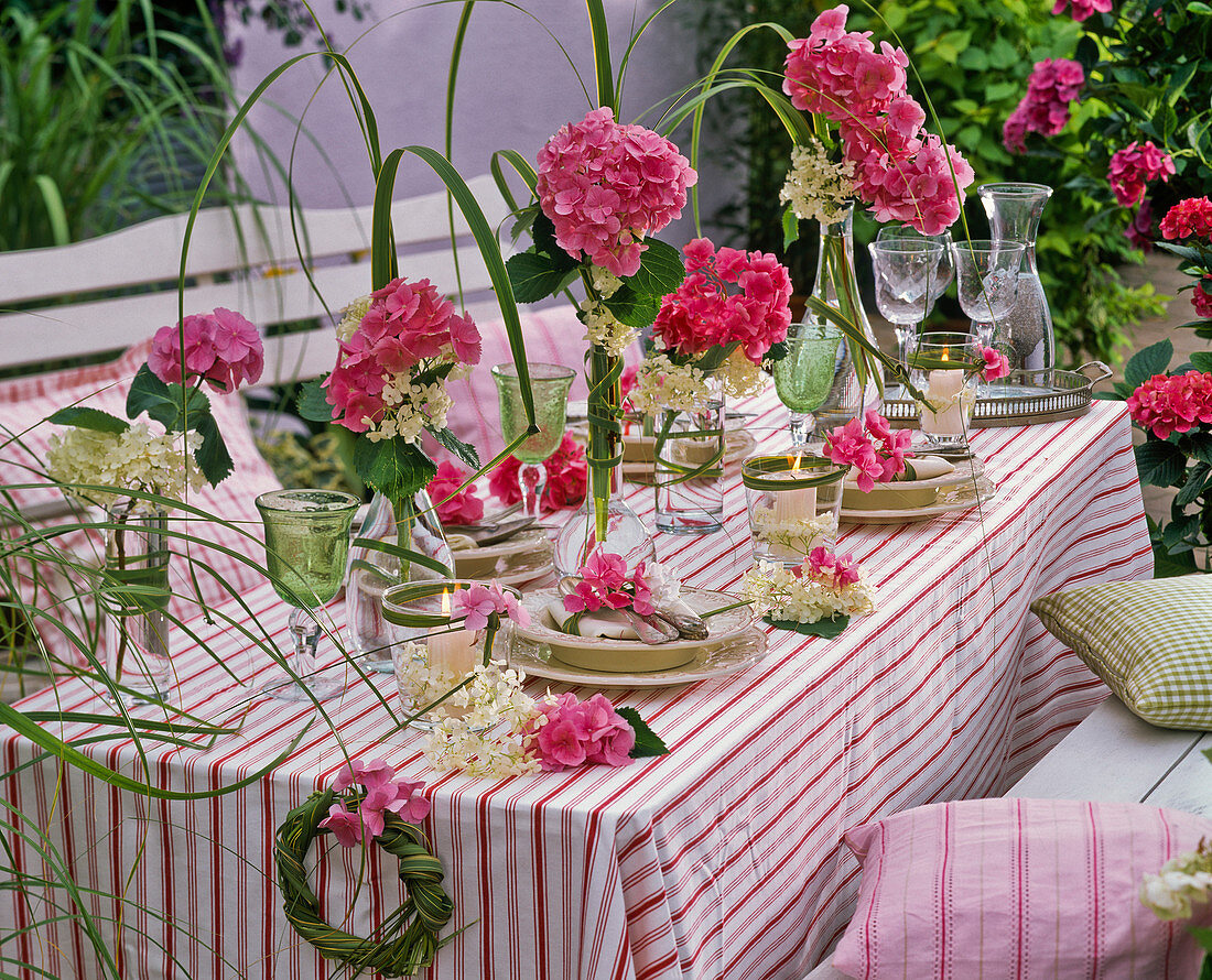 Table decoration with Hydrangea, Spartina