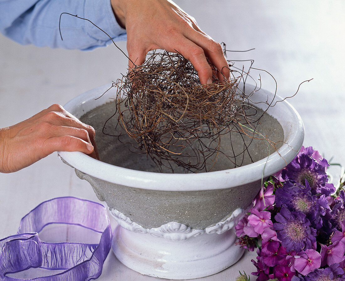 Sticking a scented bouquet