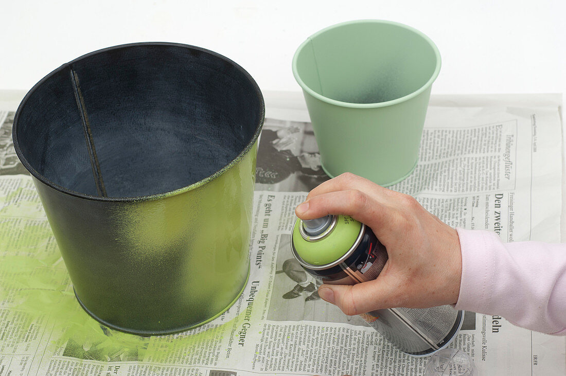 Spray painted pots 2/3
