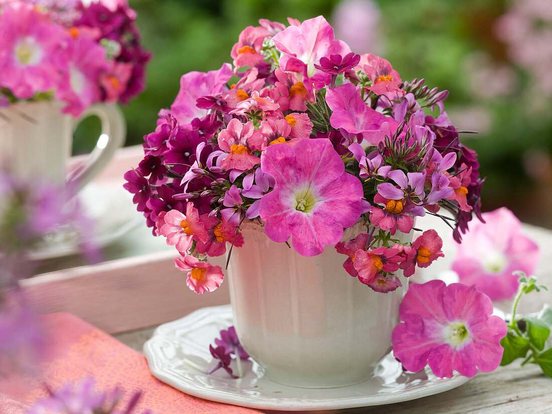 Summer flowers prunning bouquet