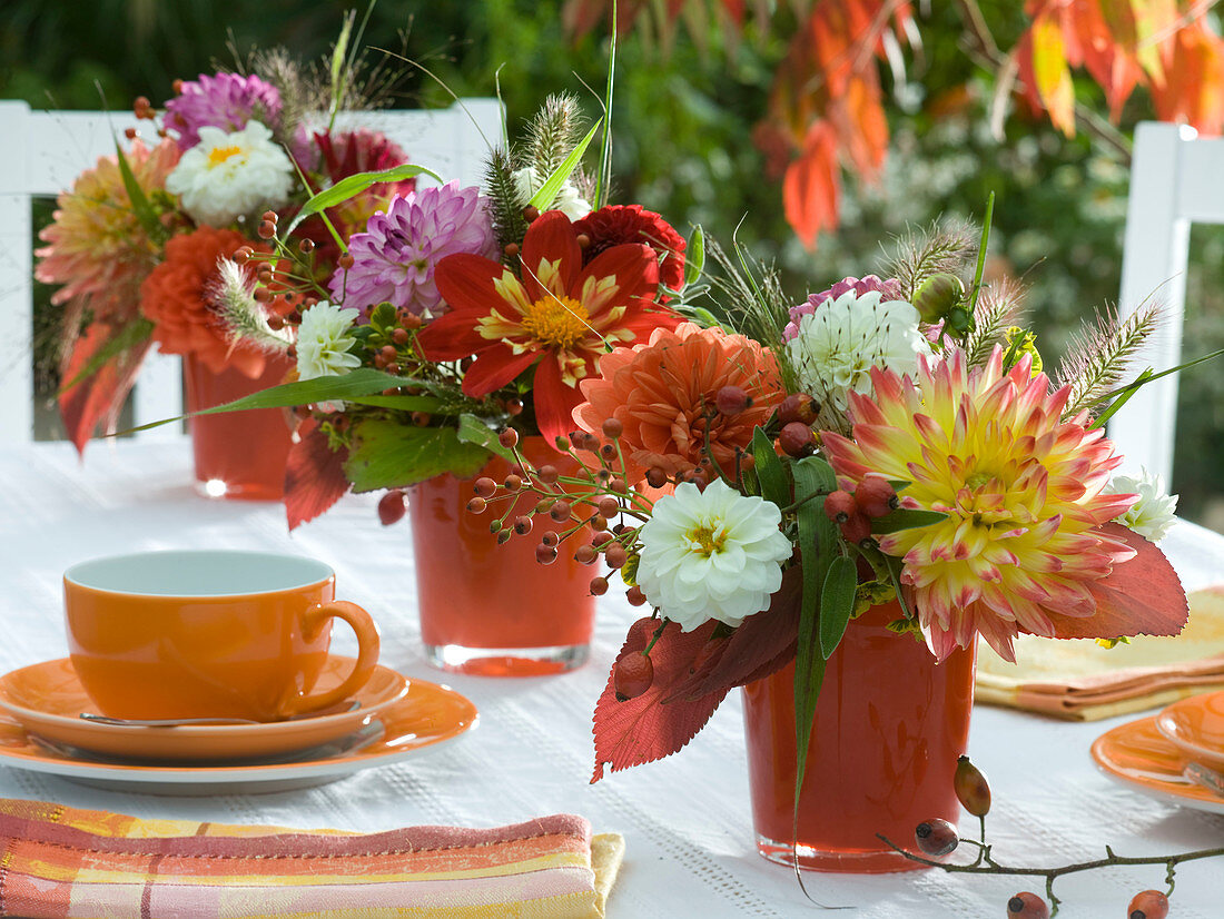 Small autumn bouquets as table decoration