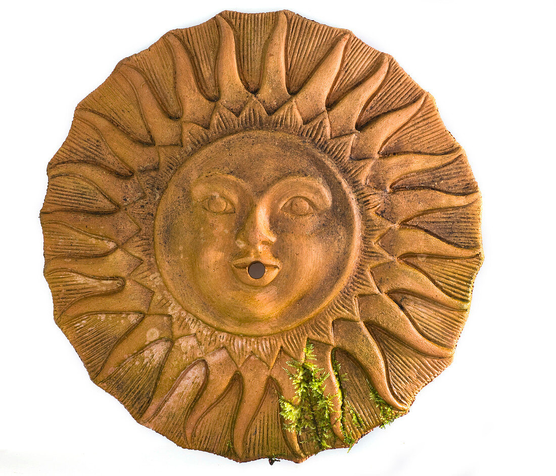 Terracotta decorative element: Sun as a free-standing figure