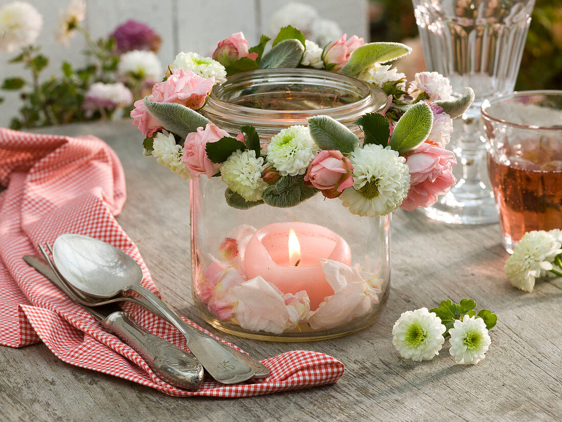 Canning jar with wreath of pink (roses), Chrysanthemum