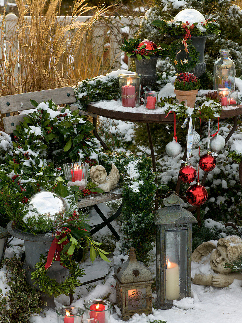 Christmas decoration in the garden