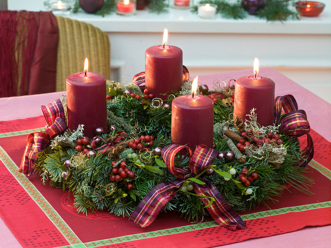 Mixed Advent wreath in country style