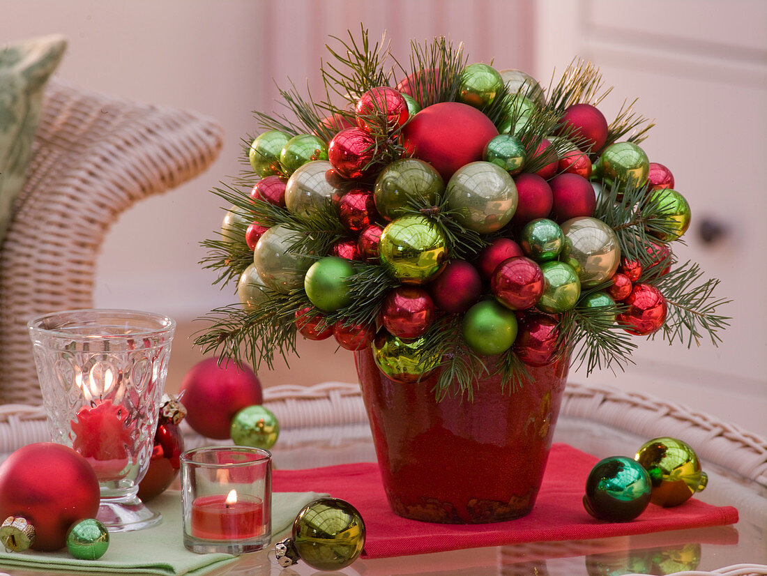 Christmas bouquet of Christmas tree balls, Pinus (silk pine)