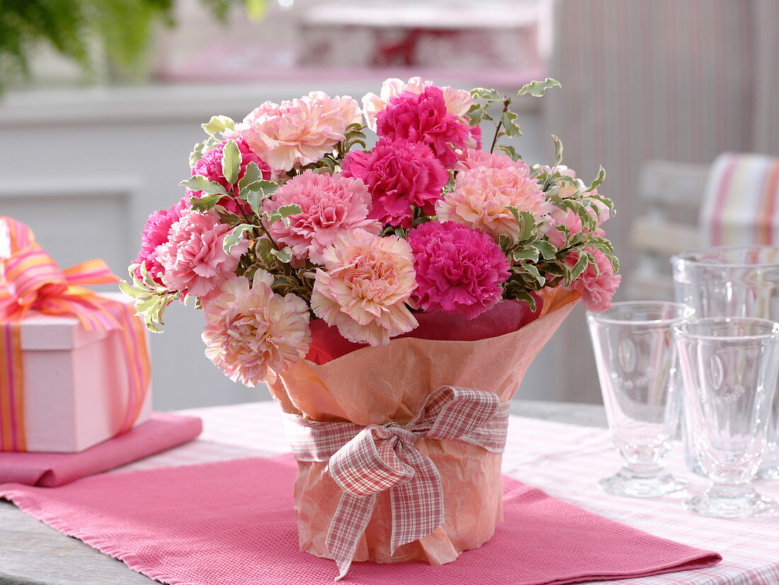 Bouquet made of Dianthus (carnation) and Pittosporum