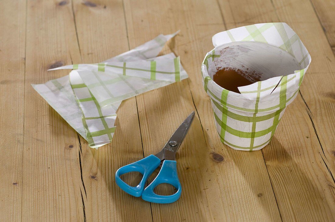 Shelf and pots with napkin technique (5/6)